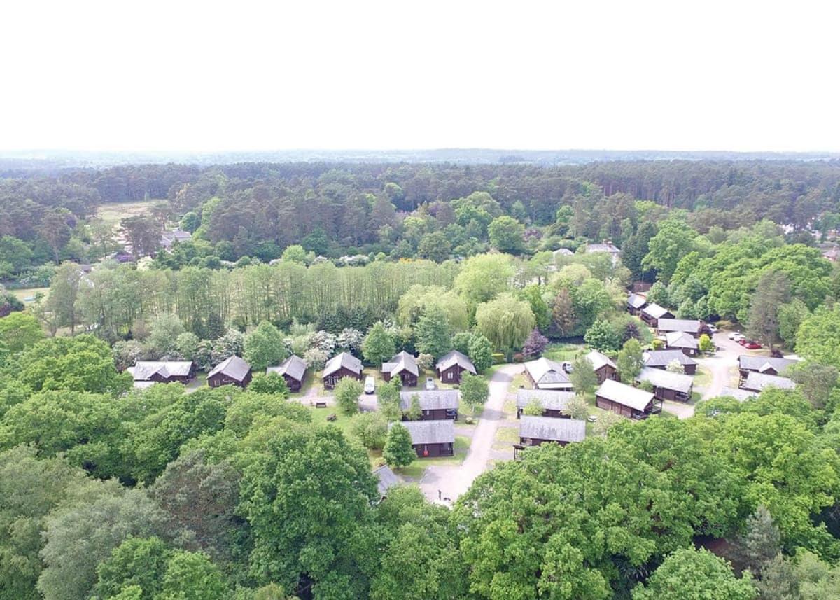 Tilford Woods Lodge Retreat Farnham  Exterior photo