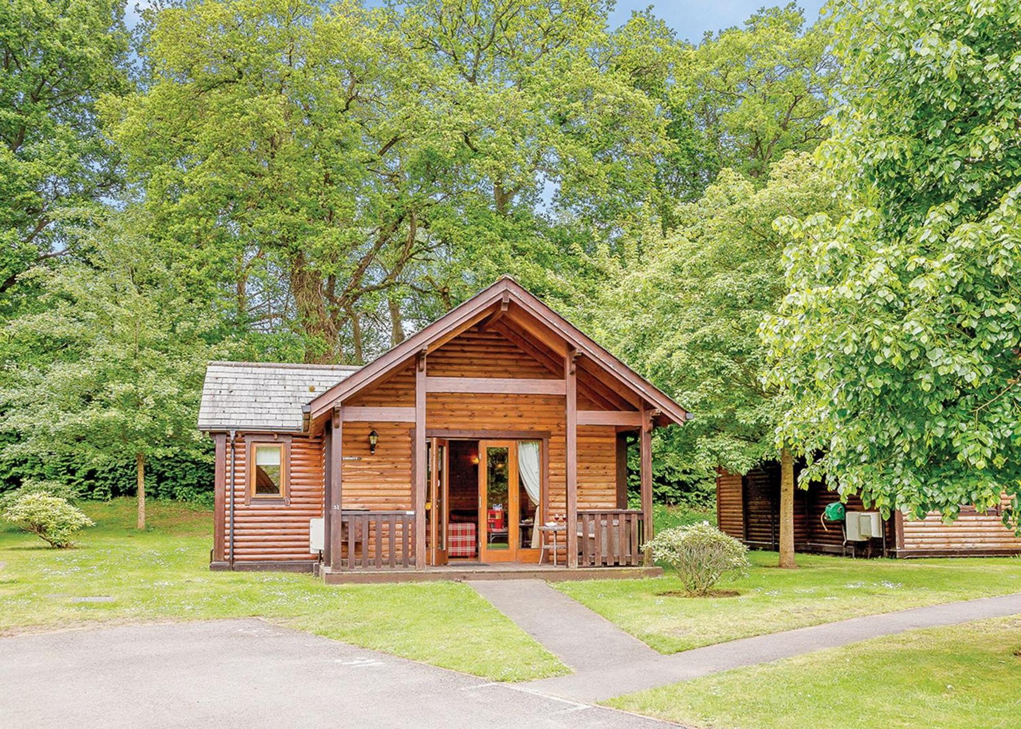 Tilford Woods Lodge Retreat Farnham  Exterior photo