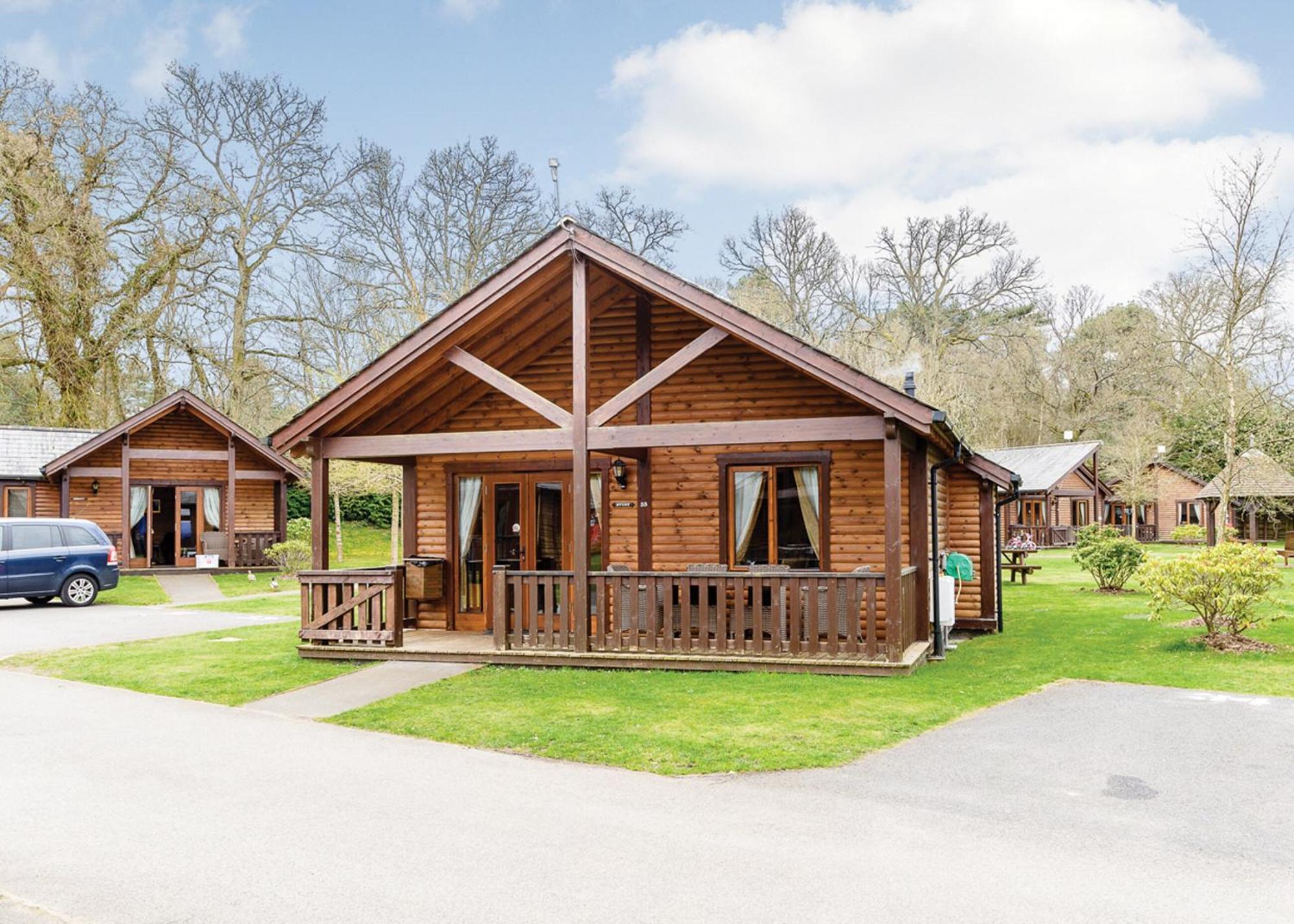 Tilford Woods Lodge Retreat Farnham  Exterior photo