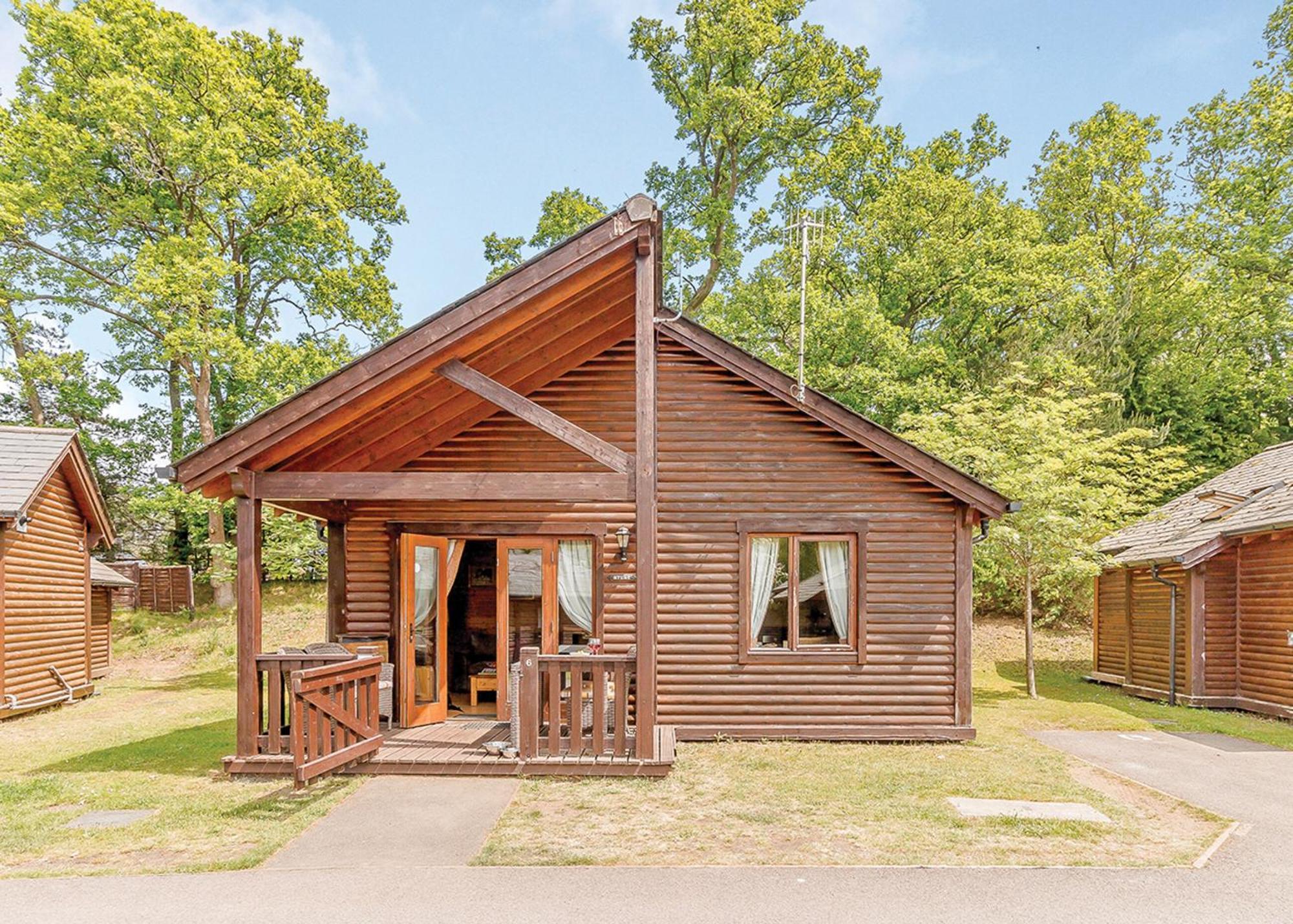 Tilford Woods Lodge Retreat Farnham  Exterior photo