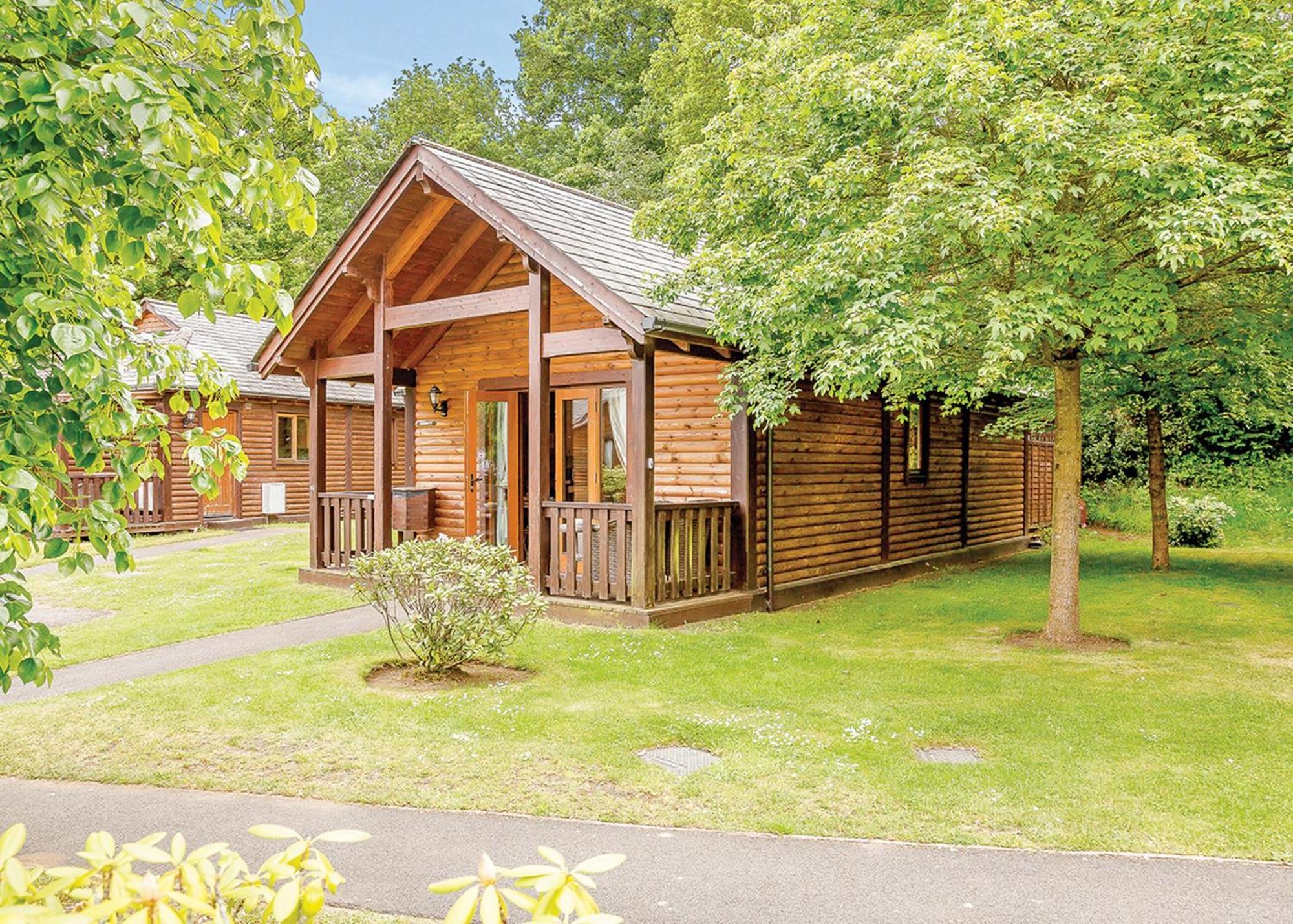 Tilford Woods Lodge Retreat Farnham  Exterior photo